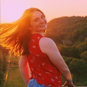 Meet your Posher, Lauren